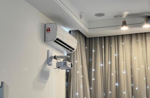 George Town Apartment | Urban Suites - Dolphin's Home