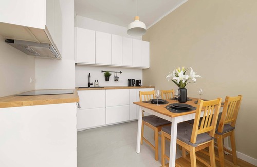 Katowice Apartment | Urban Sunset Air Conditioned Apartments | Parking
