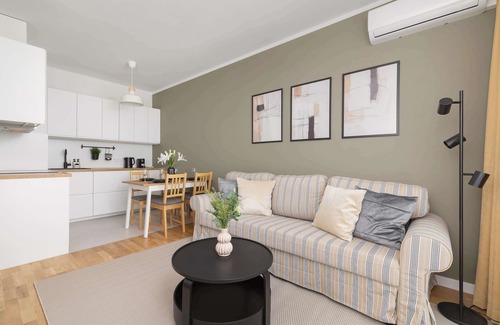 Katowice Apartment | Urban Sunset Air Conditioned Apartments | Parking