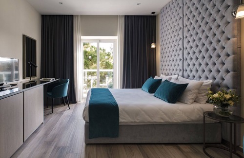 San Gwann Hotel | Urban Valley Resort