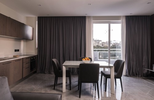 San Gwann Hotel | Urban Valley Resort
