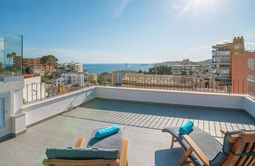 Calamayor Villa | Urban villa Harmonia rooftop pool with sea views