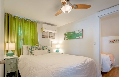 Leamington Cottage | Urban Villa: Lake Erie Serene Cottage