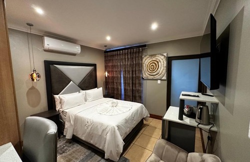 Silverton House | Urban Villas Guest House