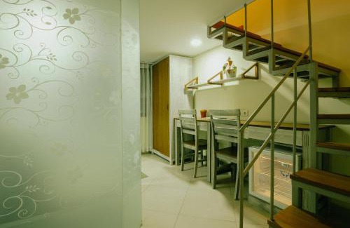 Palmerah House | Urbanest Inn House Slipi
