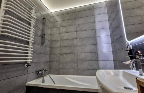 Lodz Apartment | UrbanOasis8thFloor-Airport-AtlasArena-Orientarium
