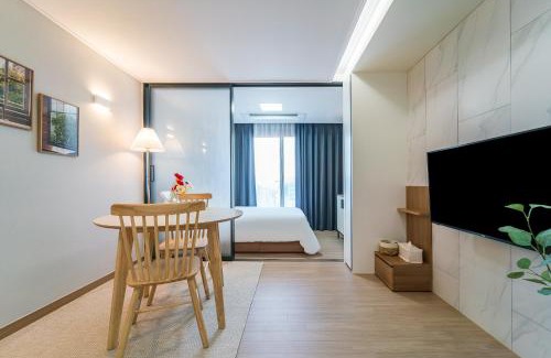 Yeon-dong Apartment | Urbanstay Jeju Airport