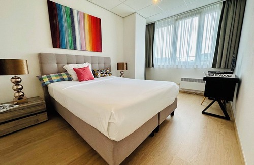 Broekwijk Apartment | UrbanStay Suites - Modern 2-Bedroom Penthouse in the Heart of Brussels, Grand Place