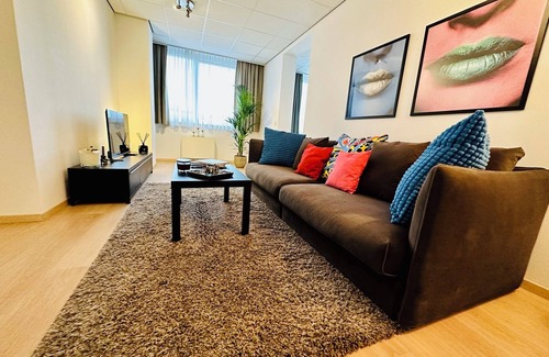 Broekwijk Apartment | UrbanStay Suites - Modern 2-Bedroom Penthouse in the Heart of Brussels, Grand Place