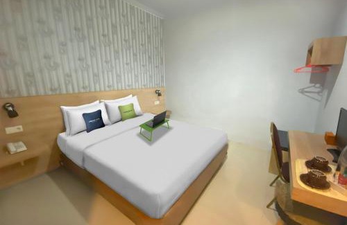 Palopo Hotel | Urbanview Hotel Mulia Indah Palopo