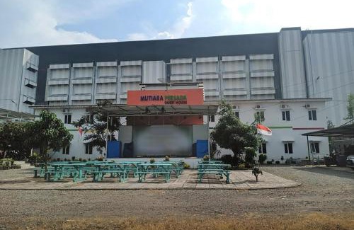 Rendeh Hotel | Urbanview Hotel Mutiara Persada Syariah Majalengka by RedDoorz