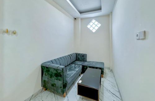 Banjarsari Hotel | Urbanview Olive Near Graha Saba Buana Surakarta