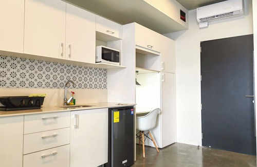 La California Apartment | URBN Barrio Escalante Studio with A/C & Parking