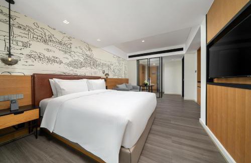 Haizhu Hotel | UrCove by Hyatt Guangzhou Canton Tower Exhibition Center-Registration Counter and Free Shuttle Bus Available during Canton Fair Period