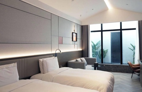 Pudong Hotel | UrCove by Hyatt Shanghai Xuhui West