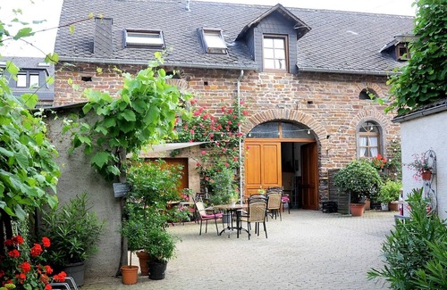 Ernst Apartment | Urlaub im Weingut Direkt an der Mosel, 2 Schlafzimmer, 2 Badezimmer