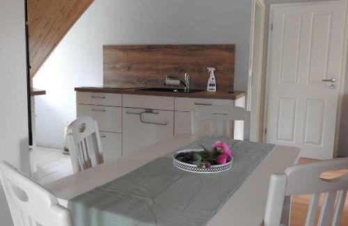 Demmin Apartment | Urlaub unterm Reetdach