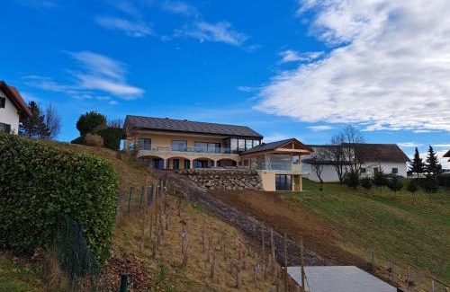 Bairisch Koelldorf Apartment | Urlaubsoase Hügelperle