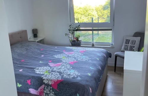 Rumia Apartment | Uroczy Apartamet z Ogródkiem i widokiem na naturę,