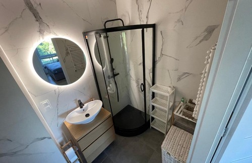 Rumia Apartment | Uroczy Apartamet z Ogródkiem i widokiem na naturę,