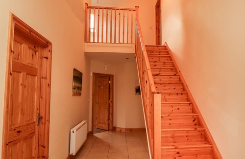 Killarney Cottage | URROHOGAL COTTAGE, family friendly in Farranfore, County Kerry