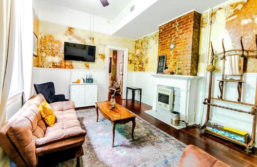 Treme Apartment | Ursulines Historic Creole Cottage (D) Steps to Qtr