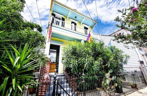 Treme House | Ursulines Historic Creole Mansion Steps to QTR Historic Getaways W Pool