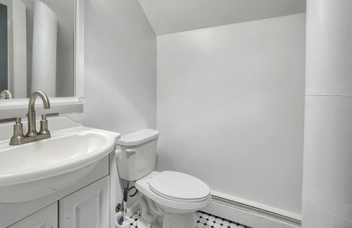 Salisbury Mills Villa | Huge home for huge fun – NY fun!