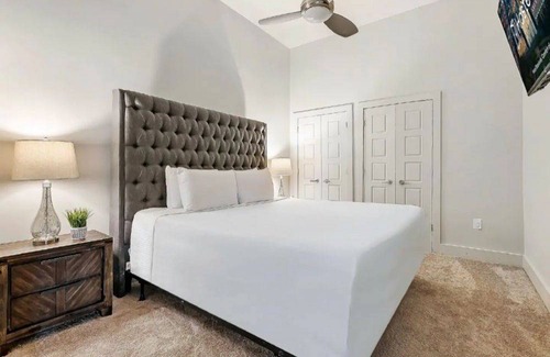 Central Business District Hotel | Hotel ∙ Stunning Condo in the Heart of Downtown New Orleans