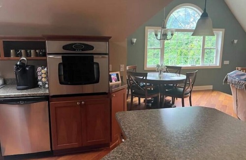 Drayton Plains Apartment | Cozy modern apartment in a rural setting but 10 minutes from everything!