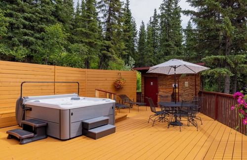 Denali Cabin | Standard Double Caribou Cabin
