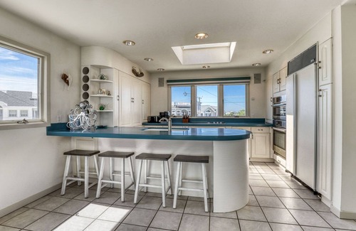 North Beach House | Luxury Home (smoke & pet free),Spectacular Ocean Views, 2nd back, guarded beach