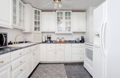 Harbert Apartment | Cozy Chalet by Lake MI&Dunes with Fire Pit