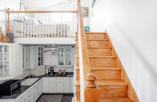 Harbert Apartment | Cozy Chalet by Lake MI&Dunes with Fire Pit