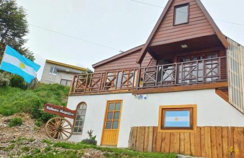 Province of Tierra del Fuego Ski Chalet | Ushuaia Magnifica, amplia cabaña con balcon