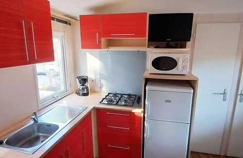 Bizanet House | Ushuaïa Villages Camping Figurotta * - Mobile home La Garigue 23m² - 2 bedrooms + Air conditioning + TV + Covered terrace 4 people