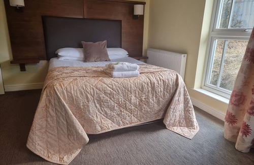 Brecon Hotel | USK AND RAILWAY INN