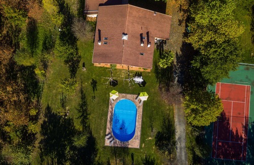 Amurrio Cottage | Usko Rural Cottage with pool, tennis court and gardens