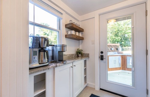 Annapolis House | USNA Home Steps to Stadium Dog-Friendly w Parking