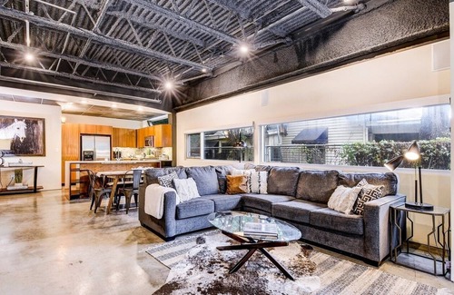 Central East Austin Condo | UT Football Fave, 6th St Condo - Walk Downtown!