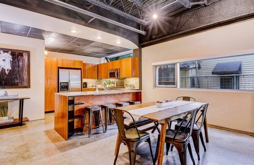 Central East Austin Condo | UT Football Fave, 6th St Condo - Walk Downtown!