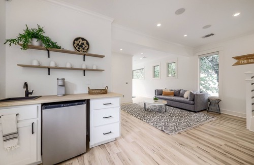 Austin House | UT Football Fave - Fire Pit, Hot Tub, Pool, More!