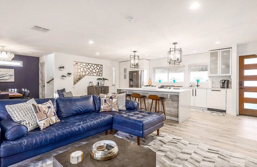 Parker Lane House | UT Football Fave - Pool, Hot Tub, BBQ Grill, More