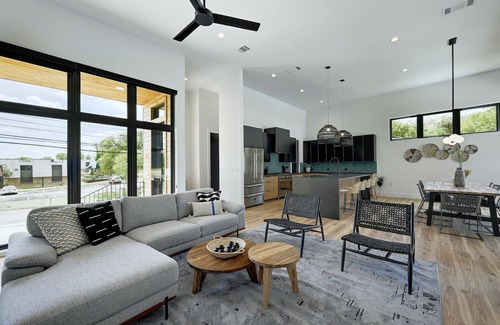Riverside House | UT Football Fave - Pool, Hot Tub, Tulum Inspired