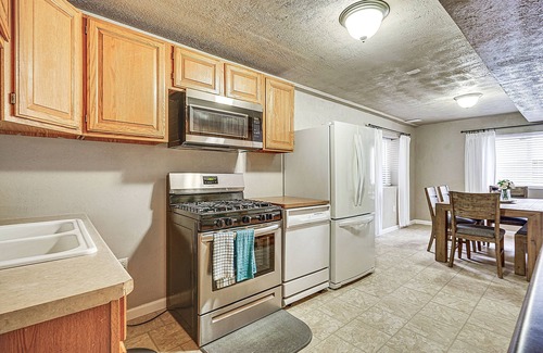Salt Lake County Apartment | Utah Apartment: 2 Mi to Amphitheatre