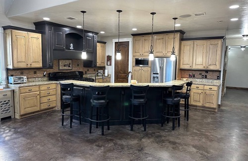 Payson House | Utah Wedding, Reunion, Large Family, Pool/Hot Tub, Skiing, BYU/UVU, Sports Lodge