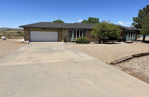 Quay County House | Ute Sunset Lake House-3 Bed/2 Bath Lakefront Home