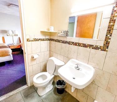 Utica Hotel | Utica Rest Inn