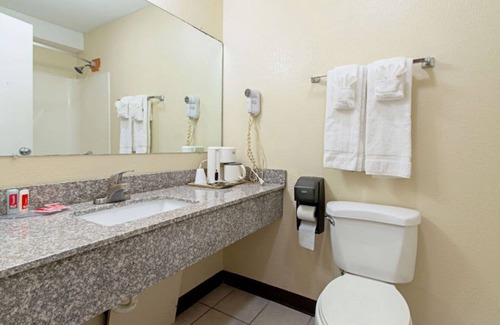 Utica Hotel | Utica Stay Inn