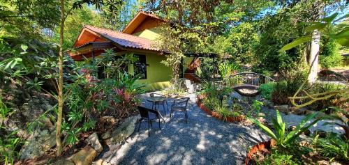 Pai House | UTOPAI Stone Garden Vacation Home, Pai!